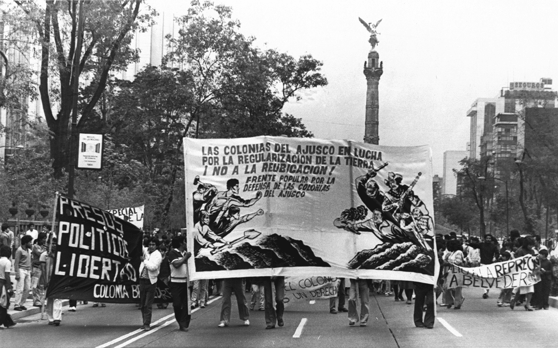 Manifestación de colonos del Ajusco  Ca  1975  Archivo Gráfico de El Nacional, Fondo Temático  Sobre: 306- J  INEHRM 