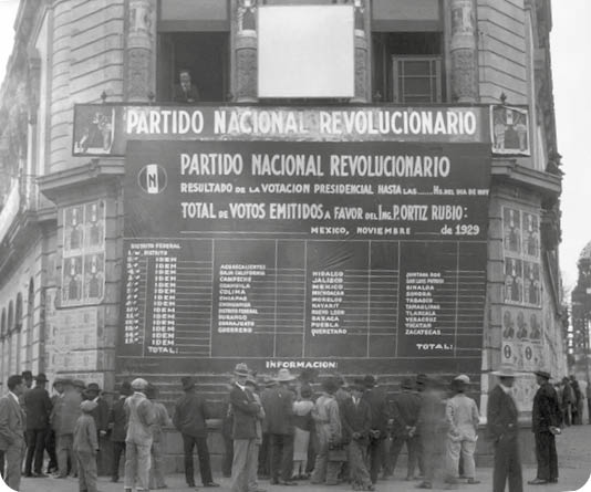 Título: Pancarta donde se muestra el total de votos emitidos a favor de Pascual Ortiz Rubio, Fondo: Archivo Casasola, Autor: Casasola, Lugar asunto: México, D F , México  Fecha de asunto: 11-1929, Proceso: Negativo de película de nitrato 