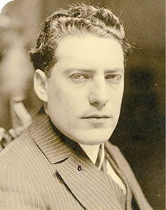 423561 Título: Martín Luis Guzmán, intelectual y diplomático, retrato, Colección: Culhuacán, Lugar de asunto: México, D F , México, Fecha de asunto: ca  1920, Fecha de toma: ca  19201958, Proceso: Impresión plata sobre gelatina 